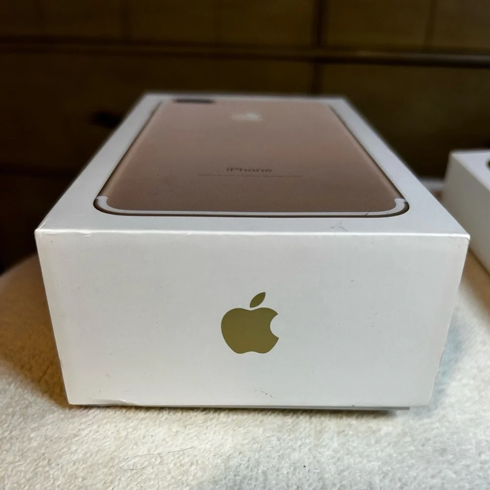 Lot of 4 Items iPad, iPad Pro, iPhone 7 Plus and iPhone 14+ Empty Boxes.